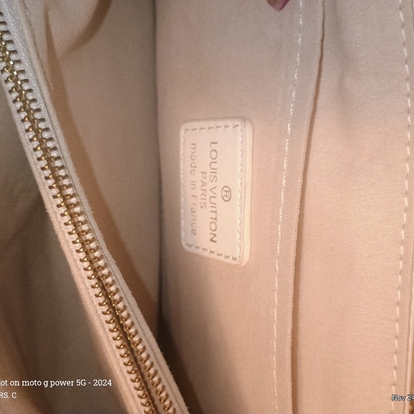 Lv Calfskin New Wave Multi Pochette Snow Shoulder Crossbody Chain LV - Picture 9 of 16